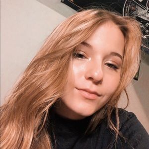 Meet your Posher, April